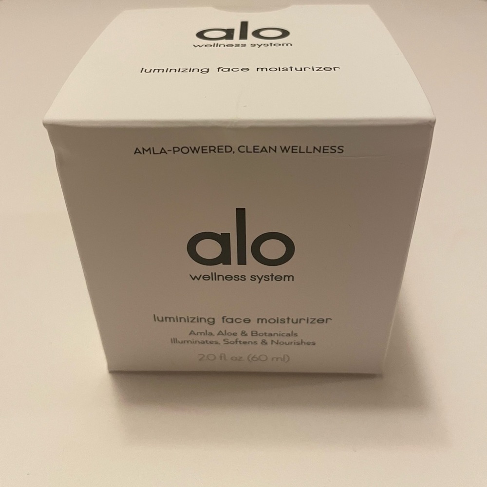 ALO Yoga Luminizing Face Moisturizer - NEW